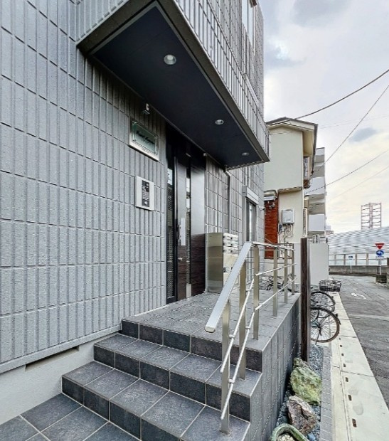 和光市下新倉１丁目の賃貸マンションのエントランス
