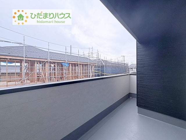 【バルコニー】 | 取手市井野8期　新築戸建　1号棟 | 広々としたバルコニーは、大量の洗濯物を干しても余裕！お布団だって、家族全員分をいっきに干せますね(^O^)
