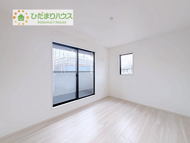 【洋室】 | 取手市井野8期　新築戸建　1号棟 | バルコニーに面している居室なので、自然と光が差し込みます♪