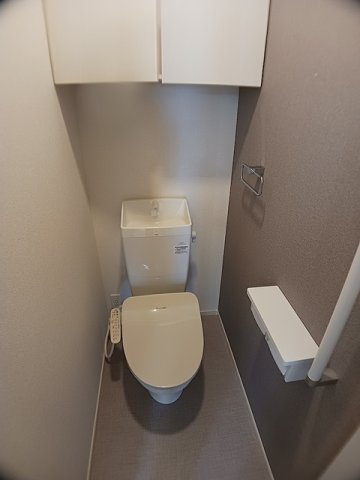 カーサ　ノービレのトイレ|落ち着いた色調のトイレです