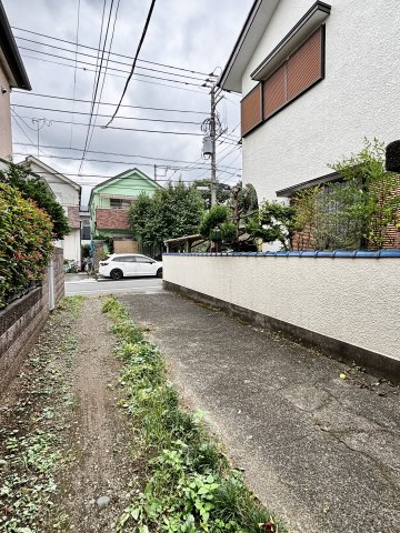 【前面道路含む現地写真】の画像
