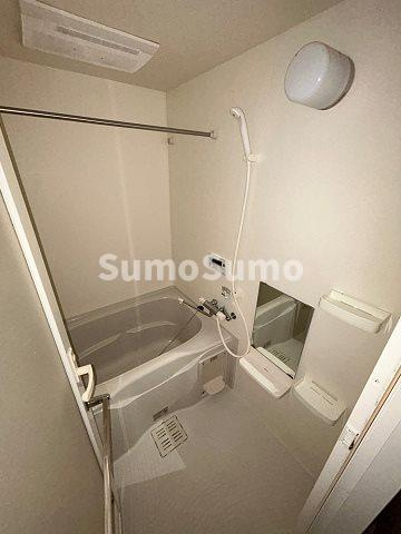 エヴァステージ梅田WESTの浴室|日々の疲れを癒すお風呂付です