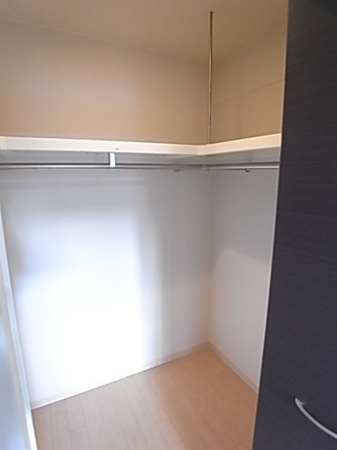 尼崎市立花町２丁目のアパートの収納|収納があります