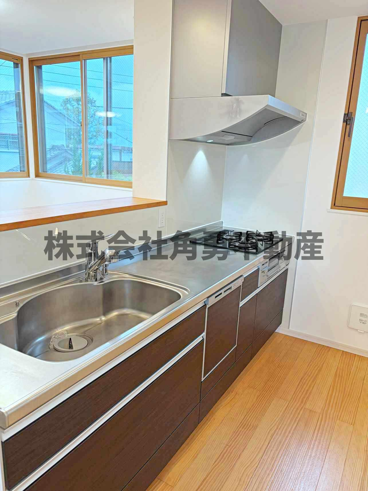 平塚市片岡　中古一戸建てのキッチン|お料理しやすいキッチンです