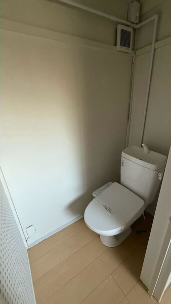 浜田町戸建アパートメントのトイレ