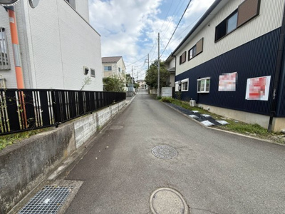 【前面道路含む現地写真】 | 秦野市東田原　WIC2つ！　4SLDK