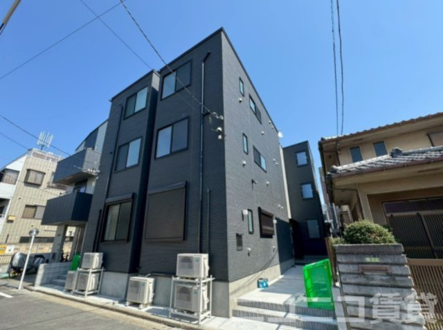 足立区千住緑町３丁目のアパートの外観