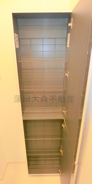 Maison Sora(メゾンソラの設備|玄関収納　シューズBOX