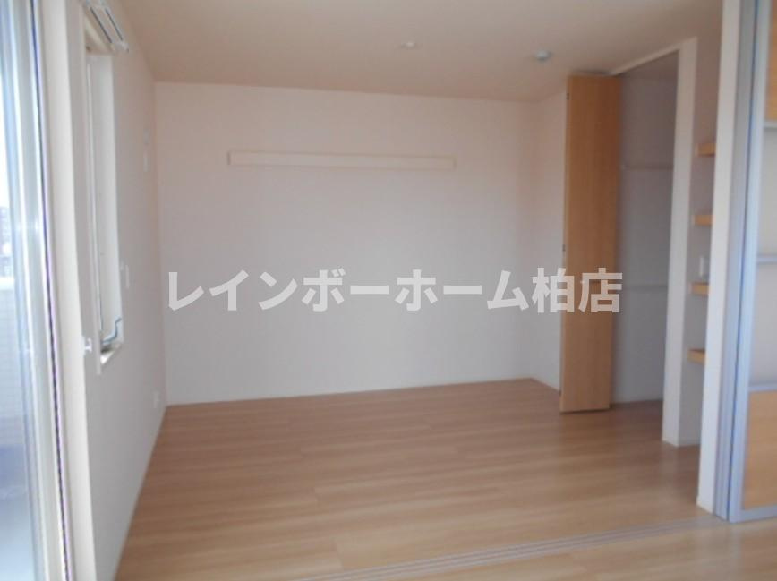 仲介手数料（賃料の1.10ヵ月）の50％OFF対象物件！の洋室|個人の部屋や寝室として使える洋室です