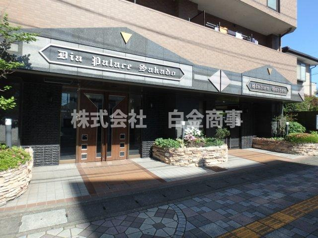 ダイアパレス坂戸ステーションガーデンのエントランス