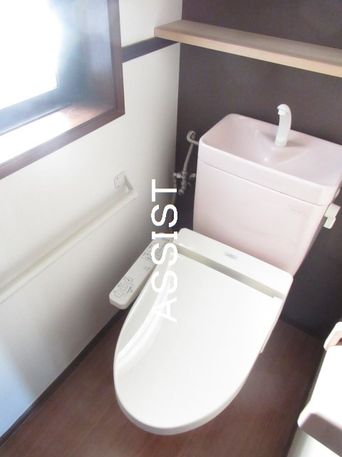 境三丁目戸建のトイレ