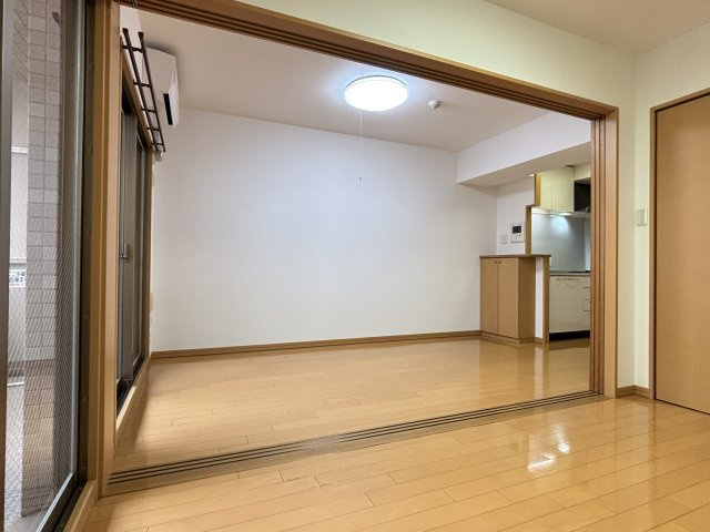 ジェイシティ八丁堀（J’city八丁堀）の居間・リビング