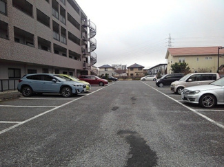 【駐車場】 | ラ・フォーレ春日 | 駐車場