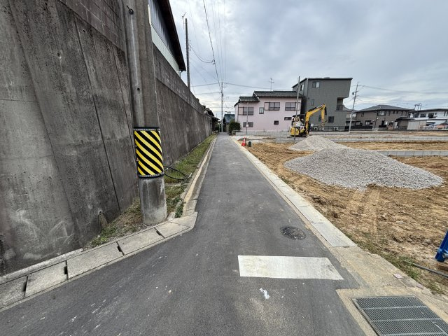 安城市赤松町新屋敷117番地『仲介手数料無料』新築一戸建て・建売の前面道路含む現地写真