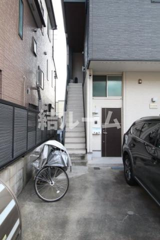 練馬区氷川台４丁目のアパートのエントランス