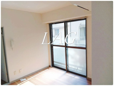 【居間・リビング】 | アーデル中野 | 洋室のお部屋です。