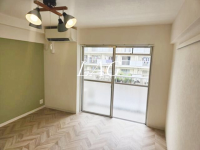 【居間・リビング】 | 行徳マンション | 洋室のお部屋です。