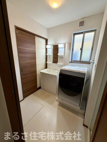 恒久3丁目　中古戸建の独立洗面台