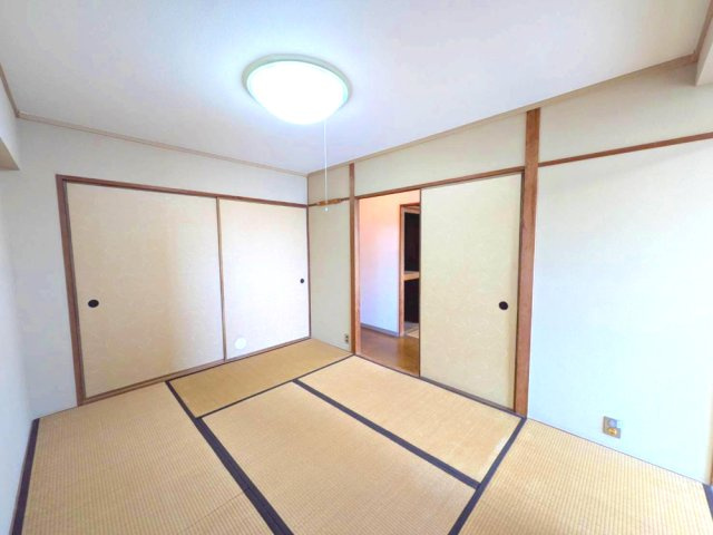 ローレルハイツ宝塚壱号棟の和室|趣のある和室です