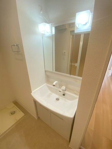 【独立洗面台】 | 草深アパート　Ⅱ | ※同タイプの写真となります。