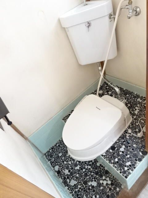 学園町ハウス縁のトイレ