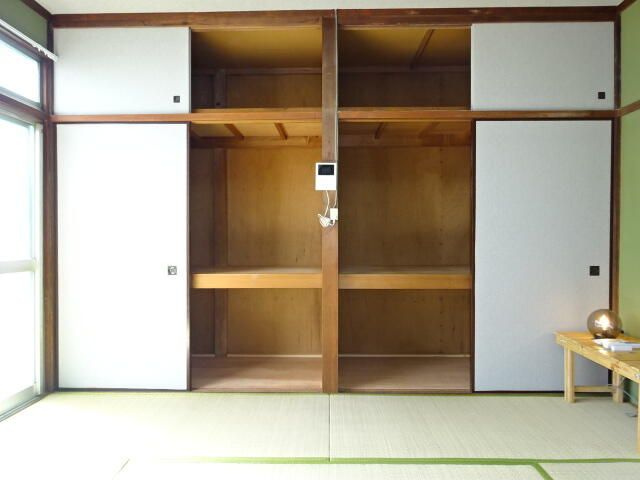 学園町ハウス縁の収納