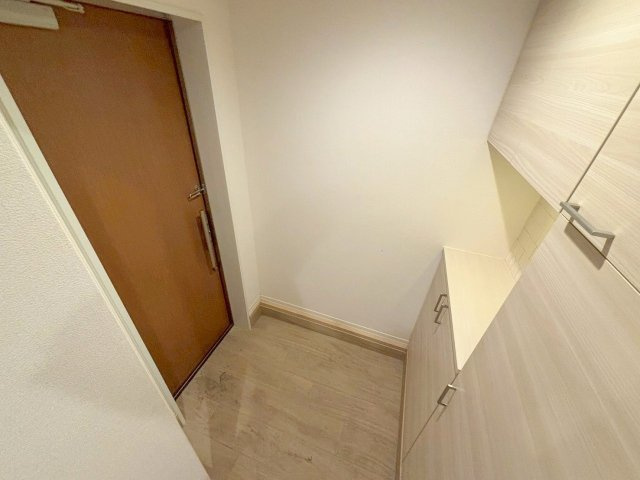 シャーメゾン新大阪Westの玄関