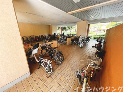 【駐輪場】 | 美浜東エステート5号棟