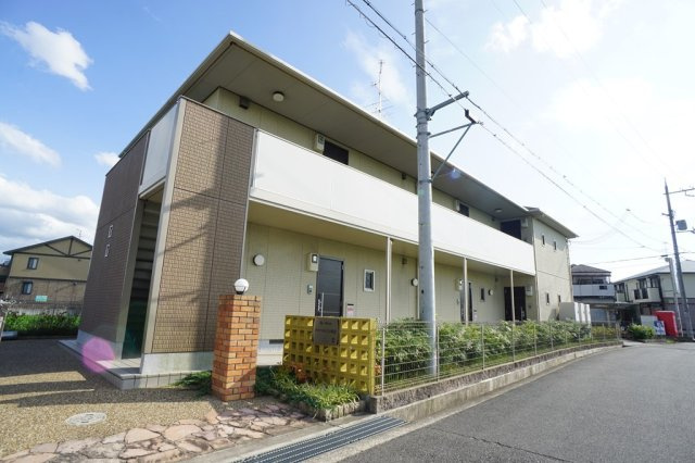 奈良市中山町のアパート