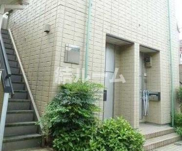 練馬区小竹町１丁目のアパートのエントランス