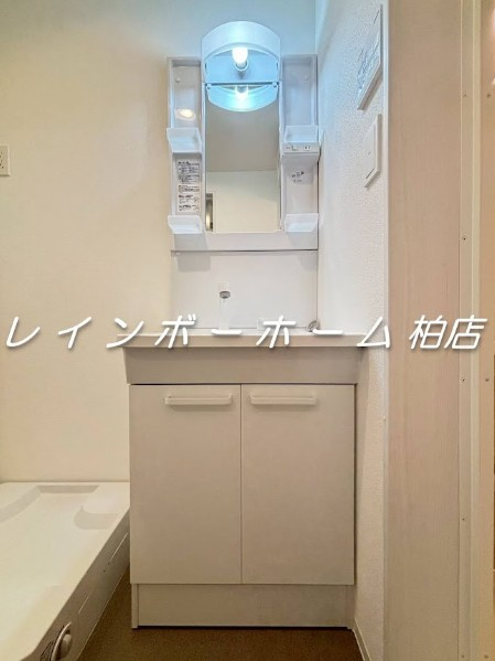 ジーメゾン春日部道順川戸ニヴェル　特典：仲介手数料が無料です!!の洗面所|同施工。参考写真。