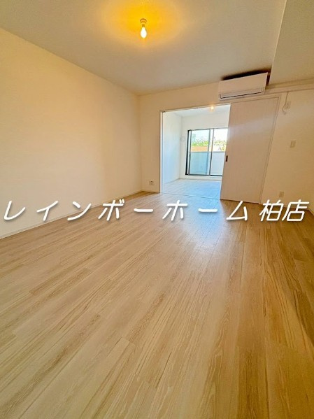ジーメゾン春日部道順川戸ニヴェル　特典：仲介手数料が無料です!!の居間・リビング|同施工。参考写真。
