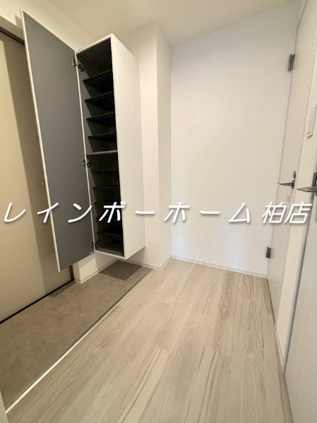 ジーメゾン春日部道順川戸ニヴェル　特典：仲介手数料が無料です!!の玄関|同施工。参考写真。