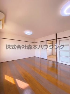 【居間・リビング】 | 　中宮第4住宅74号棟 | 広々としたリビングです