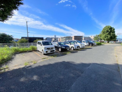 【駐車場】 | 　中宮第4住宅74号棟 | 駐車場があります