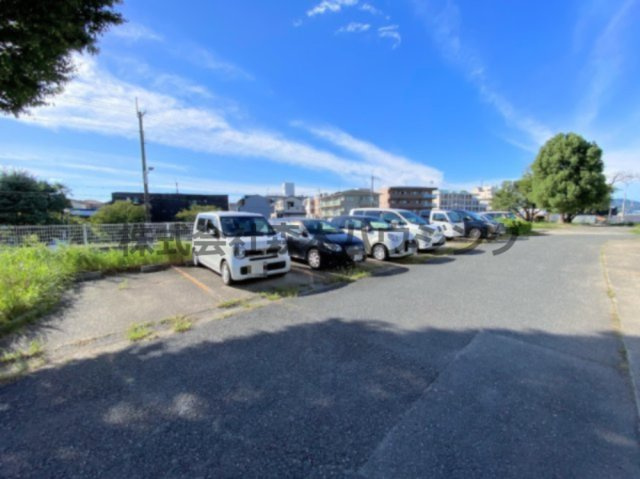 【駐車場】 | 　中宮第4住宅74号棟 | 駐車場があります
