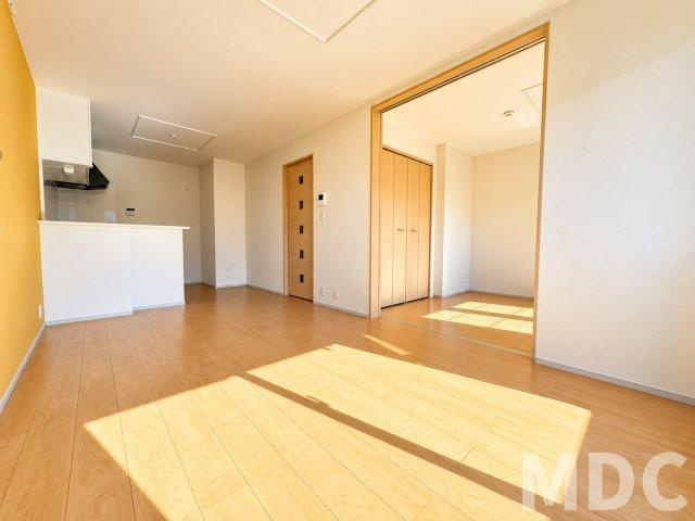 吉野川市鴨島町上浦のアパートの居間・リビング