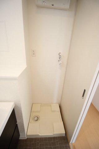 グランイースト田原町の設備|洗濯機置場