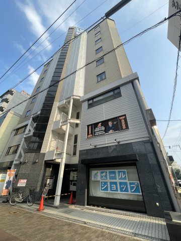 TATロイヤルビルの外観