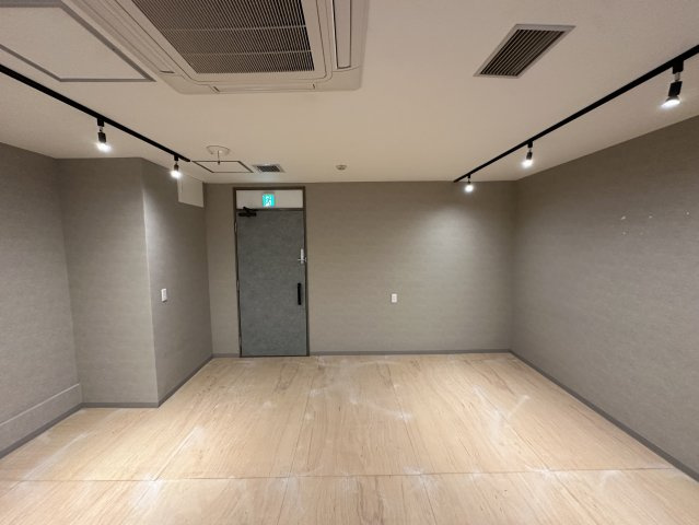 TATロイヤルビルの洋室