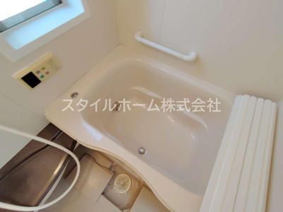 【浴室】 | テラスハウス飯村南　B | イメージ写真です。