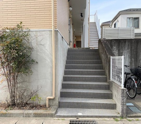 レオパレス新柏のエントランス