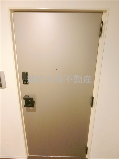 レジディア下丸子プレイスの玄関