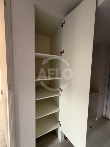 シーンズ南森町　堀川小学校区の収納
