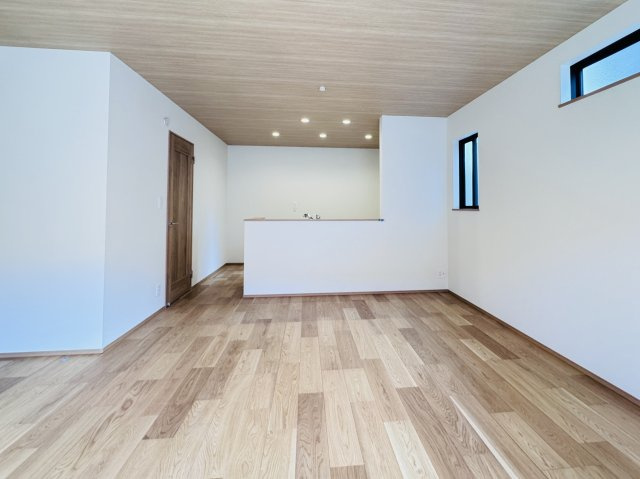 市川市田尻５丁目新築戸建の居間・リビング|16.75帖リビングダイニングキッチン