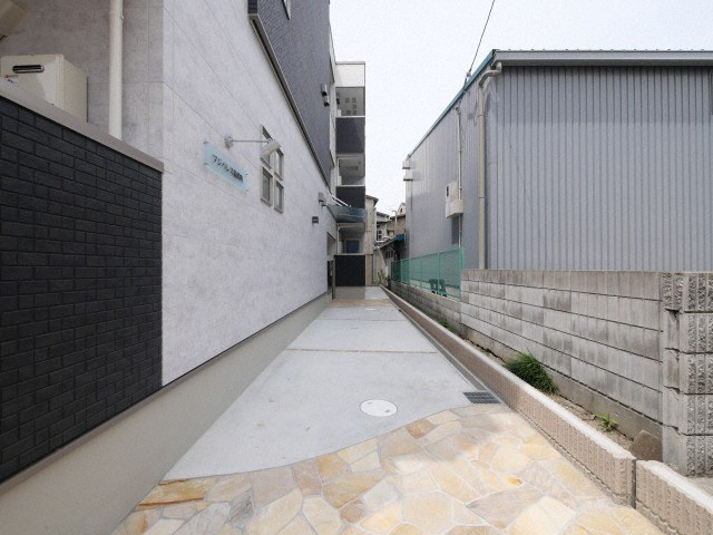 フジパレス箱殿町のエントランス