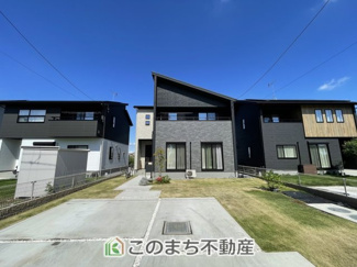 【駐車場】 | 小山市雨ケ谷　中古戸建 | ゆとりのある敷地で駐車もラクラクです♪