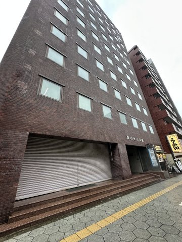 青山ビル本館4階の外観