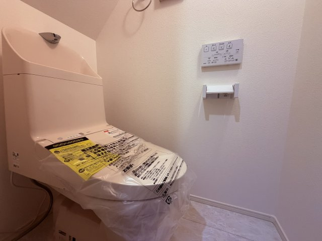 【トイレ】 | 練馬区北町１丁目　新築戸建て | 清潔感のあるトイレで、毎日気持ちよくお使いいただけます
