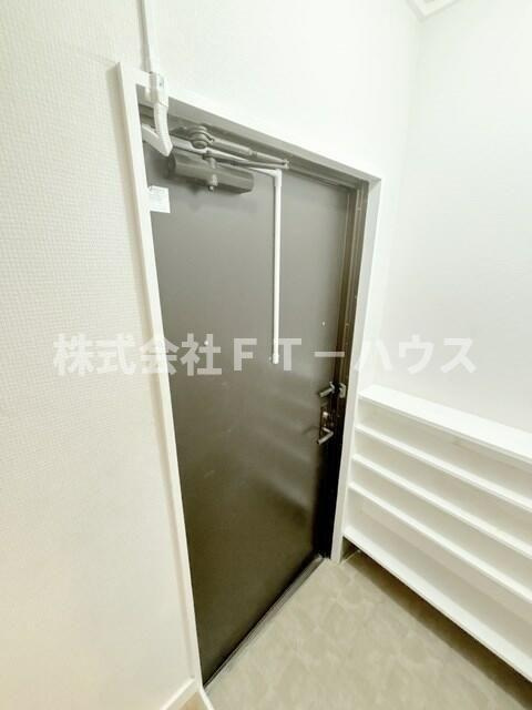 メゾン市川の玄関